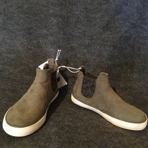 NWT boys slide on sneakers